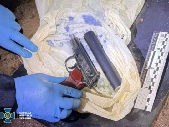 Знайдено пістолет, із&nbsp;якого застрелили Парубія: зброю планували знову &laquo;пустити у&nbsp;справу&raquo; (фото)