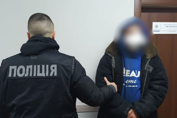 В Одессе мужчина поджег десяток мусорников: какое наказание ему грозит