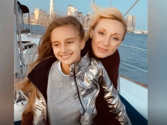 А&nbsp;мама все гарнішає та&nbsp;гарнішає: в&nbsp;мережі захопилися зовнішністю старшої доньки Алли Пугачової