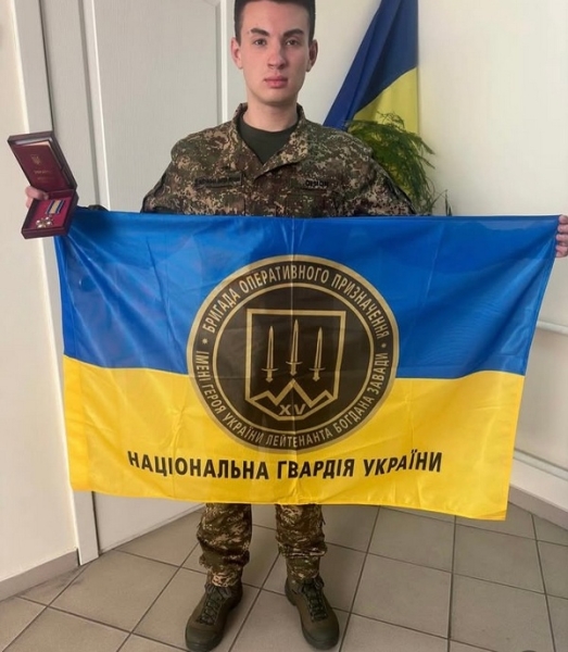 &laquo;Заявити в&nbsp;полоні, що&nbsp;ти&nbsp;гей,&nbsp;&mdash; це&nbsp;самогубство&raquo;: захисник &laquo;Азовсталі&raquo;, активіст ЛГБТІК+спільноти Олександр Деменко про випробування під час повномасштабної війни