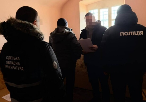 "Забыл" о 13 миллионах гривен: в Одессе взяли под стражу чиновника миграционной службы