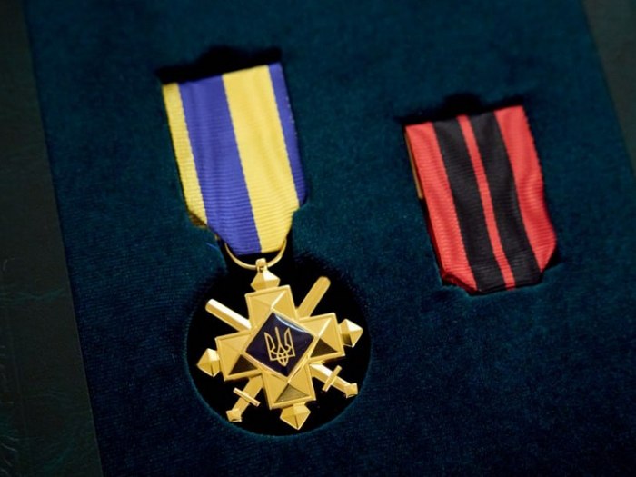 Утримував фронт 84 дні, проривав мінні поля й&nbsp;використав бджіл у&nbsp;бою: історія подвигів триразового кавалера &laquo;Хреста бойових заслуг&raquo;