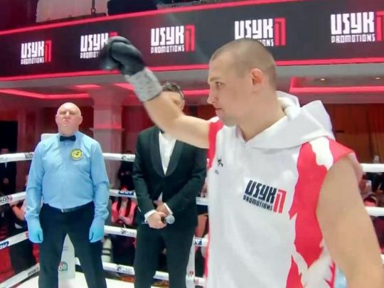 Олімпійський чемпіон Хижняк під наглядом Усика та&nbsp;Джошуа виграв нокаутом дебютний бій на&nbsp;профірингу (відео)