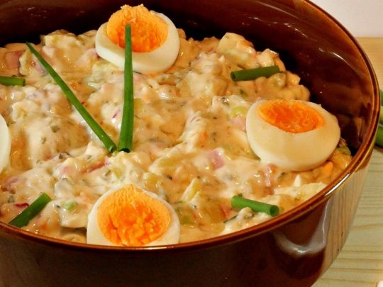 Картопляний салат з&nbsp;яйцями: простий та&nbsp;легкий у&nbsp;приготуванні