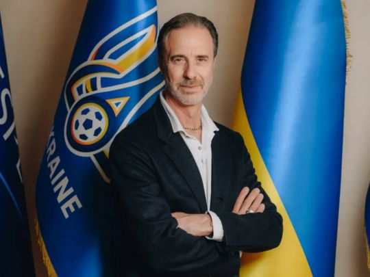 Головним тренером збірної України з&nbsp;футболу вперше став іноземець: у&nbsp;нього жовто-синє тату із&nbsp;тризубом на&nbsp;спині (фото)