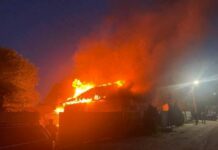 Горять будинки, міста без світла і води, є загиблі, серед поранених — діти: Росія атакувала українські міста (фото)